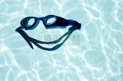 欢乐,巨大的,水,幸福,休闲活动,水平画幅,快乐,蓝色,游泳池,眼镜