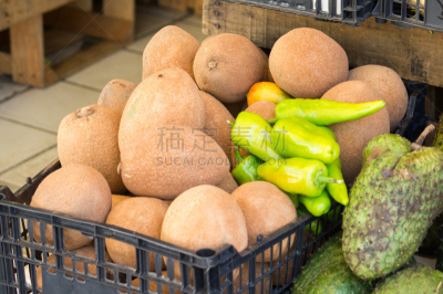 充满的,塑料容器,马莓果,水平画幅,食品杂货,无人,超级市场,膳食,曼密苹果,户外