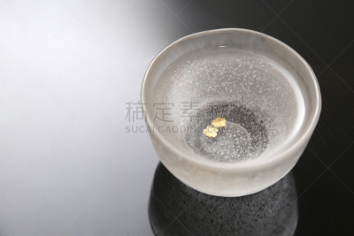 日本青酒,日本,清酒杯,金叶,快乐时光,餐具,留白,水平画幅,新年,含酒精饮料
