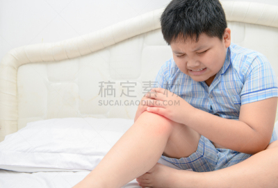 膝,痛苦,肥胖,床,男孩,身体受伤,替代疗法,辅导讲座,水平画幅,情绪压力