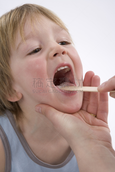 男孩,人的嘴,扁桃体,扁桃腺炎,喉部检查,viral infection,喉咙,健康保健,北欧血统
