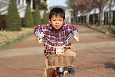 日本人,男孩,自行车,天空,水平画幅,户外,男性,成年的,儿童