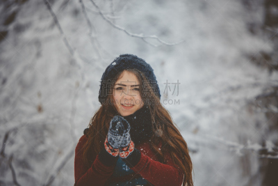 户外,青年女人,厚衣服,衣服,热,美,水平画幅,雪,美人,白人