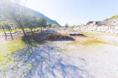 Ephesus temple (Ephesus was an ancient Greek city on the coast of Ionia, three kilometres southwest of present-day Selçuk in İzmir Province, Turkey. It was built in the 10th)