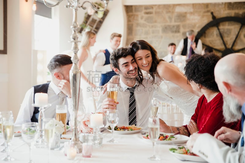 婚礼客人,膳食,社交聚会,新娘,婚礼,半身像,开胃品,仅成年人,婚纱,青年人