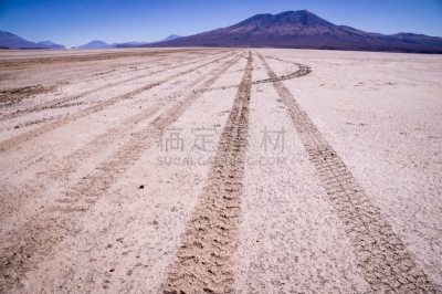 乌尤尼盐沼,玻利维亚,运动跑道,盐湖,汽车,水平画幅,无人,安山岩,户外,干的