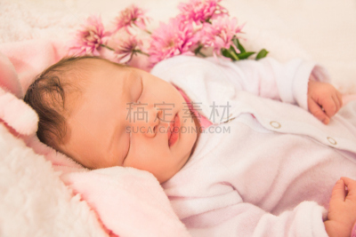 女婴,可爱的,新生儿,梦想,新的,水平画幅,婴儿床,白人,白色,毯子
