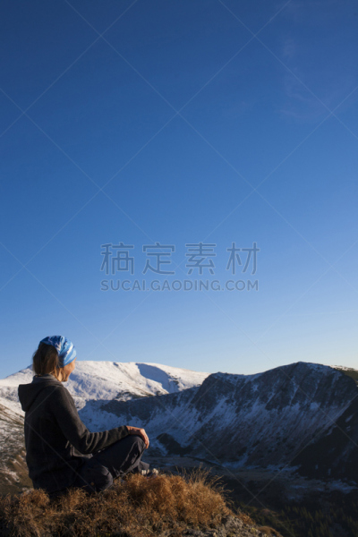 山脉,背景,女孩,多次划破,女子赛道,径赛项目,垂直画幅,天空,青少年,旅行者