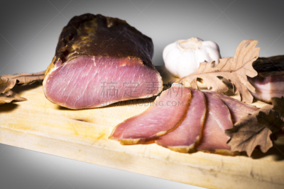 腊肉,厚木板,折叠的,水平画幅,食品杂货,开胃品,超级市场,生食,熟食店,乡村风格