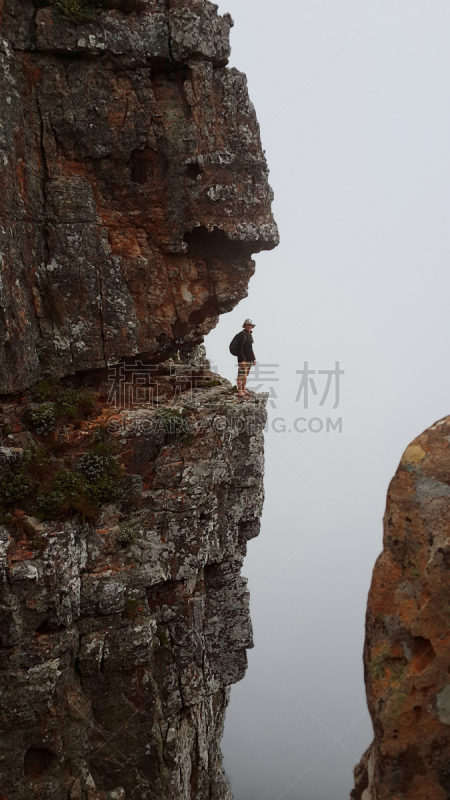 悬崖,户外,人,徒步旅行,极限运动,动作,垂直画幅,天空,沟壑,岩层