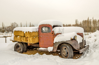 干草,古典式,皮卡车,窗户,水平画幅,仿旧磨损的效果,橙色,雪,无人,古老的