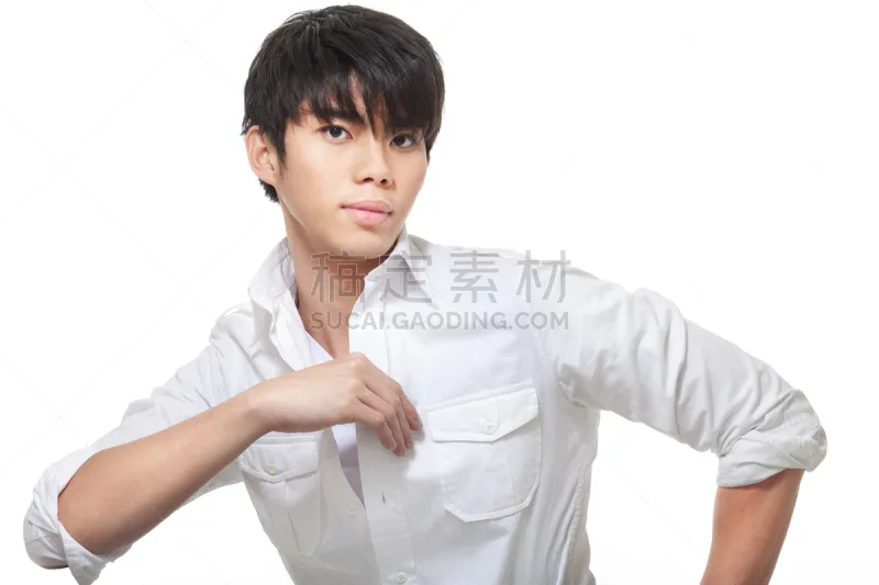 时装模特 男性 青年人 都市型男 白衬衫 男性美 水平画幅 注视镜头 美人图片素材下载 稿定素材