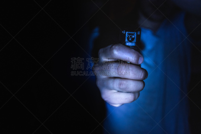 手,拿着,男人,胡椒喷雾,天然气,安全护栏,黑色,水平画幅,催泪瓦斯