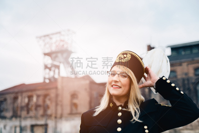 制服,嘎啦苹果,翎毛,女人,工头,帽子,白色,黑色,矿井,卡托维兹