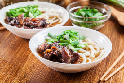 乌冬面,汤,牛肉,小洋葱,传统,筷子,肉,热,波兰,饮食