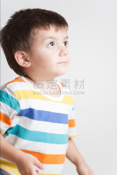 垂直画幅,正面视角,留白,学龄前,半身像,男性,兄弟,平和,儿童,仅儿童