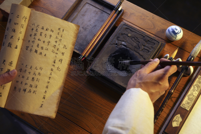 画笔,书,拿着,男人,水平画幅,高视角,墨水,阶调图片,部分