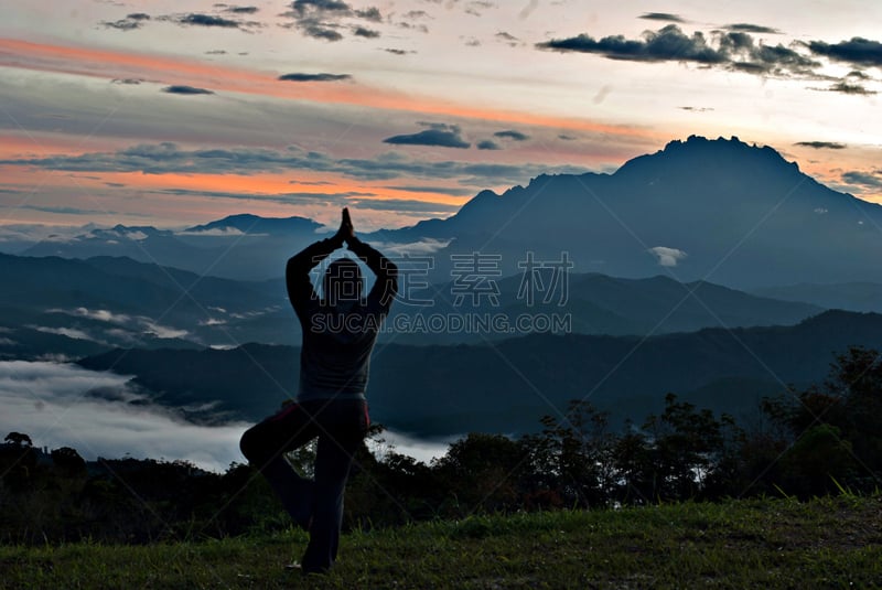 女人,瑜伽,京那峇鲁山,接力赛,沙巴州,天空,马来西亚,仅成年人,运动,黎明