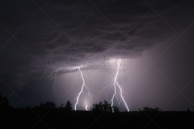 双胞胎,天空,暴风雨,气候,夜晚,夏天,气候与心情,电源,雨,彩色图片
