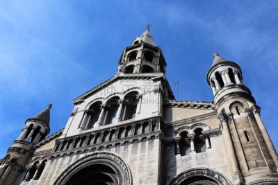 L'un des quartiers mytrhiques de Lyon : ses pentes, ses traboules, le théâtre antique, l'histoire des Canuts et de Jacquard, l'invention du métier à Tisses, les Traboules et une architecture unique