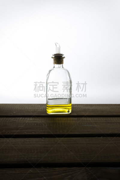 瓶子,食用油,脂蛋白,垂直画幅,乡村风格,橄榄油,橄榄,室内,液体,透明