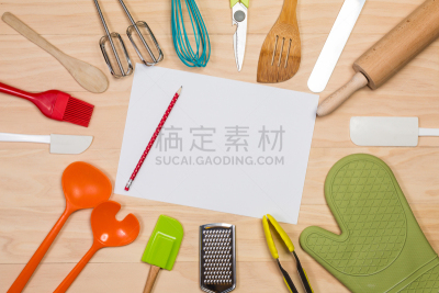 铅笔,纸,厨房器具,色彩鲜艳,空白的,乳酪磨碎器,打蛋器,钳夹,刮刀,长柄勺