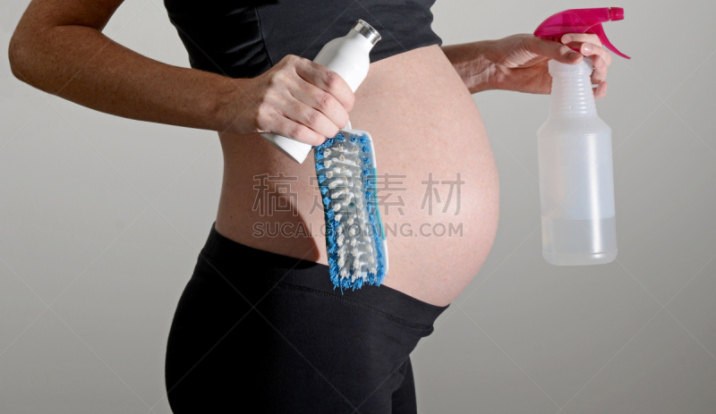 清洗剂,家常杂务,躯干,女人,水平画幅,父母,腹腔,喷雾瓶,怀孕