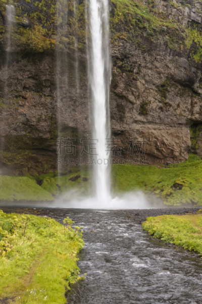 seljalandsfoss waterfall,冰岛国,自然,垂直画幅,水,旅游目的地,绿色,地形,瀑布,欧洲