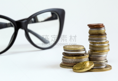 眼镜,商务,康河,水平画幅,无人,金融,白色背景,金融和经济,税,金属