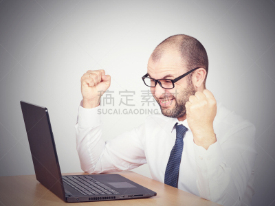 男商人,乐趣,衣服,络腮胡子,衬衫,非全秃,办公室,笔记本电脑,水平画幅,康河