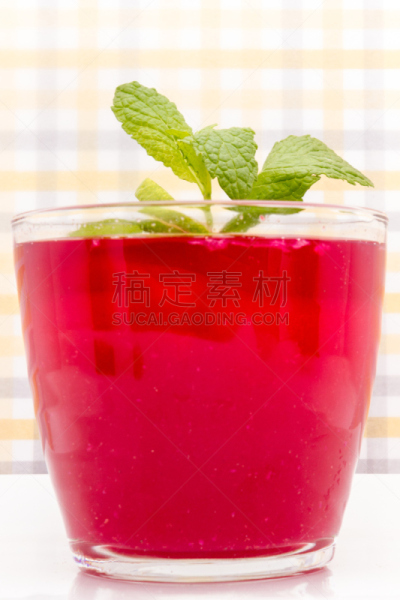 精神振作,饮料,清新,唇形科,斯普拉格湖,青柠汁,垂直画幅,饮食,无人,白色背景