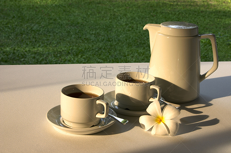两个物体,茶,水平画幅,茶碟,家庭生活,早晨,户外,饮料,草,咖啡