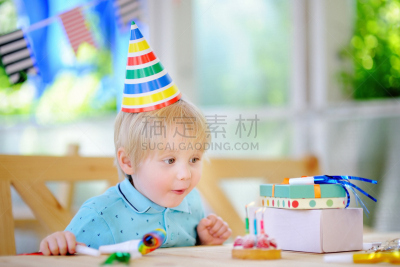 生日,蛋糕,多色的,男孩,可爱的,在公园里庆祝,数字3,口哨,2岁到3岁,男婴