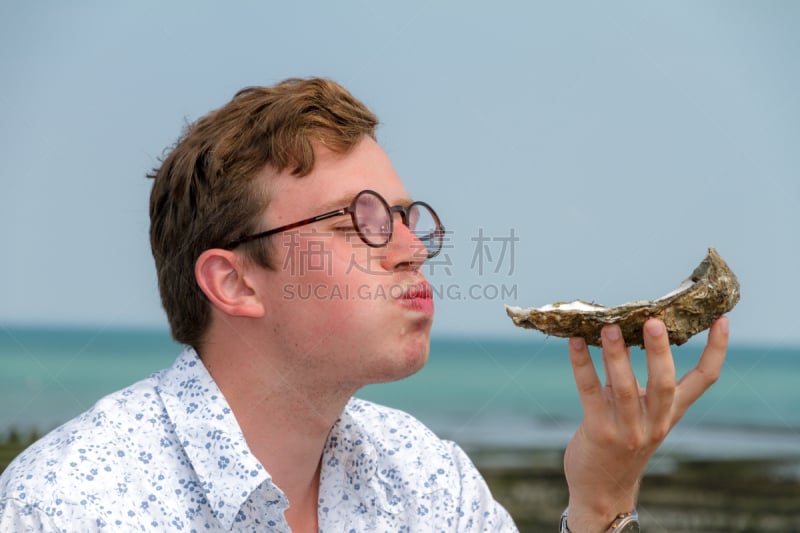 巨大的,生食,牡蛎,甘卡尔,海产,旅行者,夏天,男性,仅男人,仅成年人