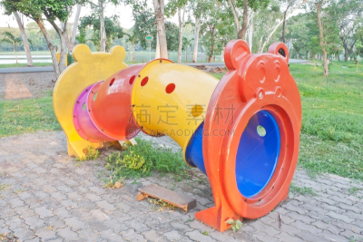 室外游戏器具,公园,休闲活动,水平画幅,无人,夏天,户外,塑胶,建筑业,运动