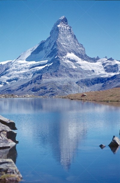 马特洪峰,瑞佛系湖,阿尔普斯湖,瑞士阿尔卑斯山,1970年-1979年,倒影湖,垂直画幅,水,天空,休闲活动