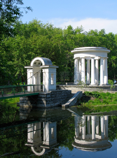 圆顶建筑,池塘,叶卡捷林堡,乌拉尔山脉,环形路,垂直画幅,水,天空,草原,无人