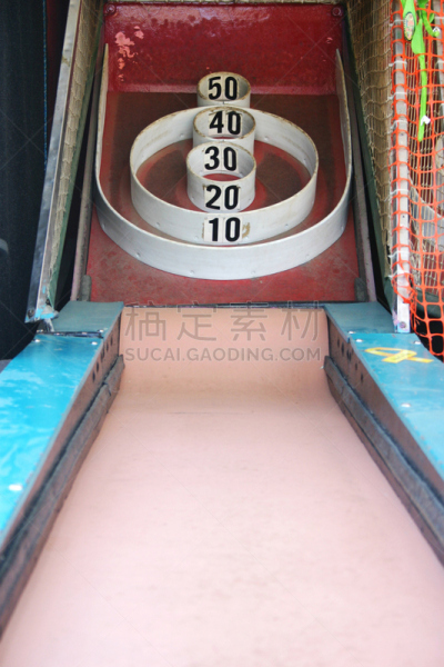 游戏厅,聚氯乙稀,洞,金属,休闲游戏,古老的,垂直画幅,塑胶,圆柱体