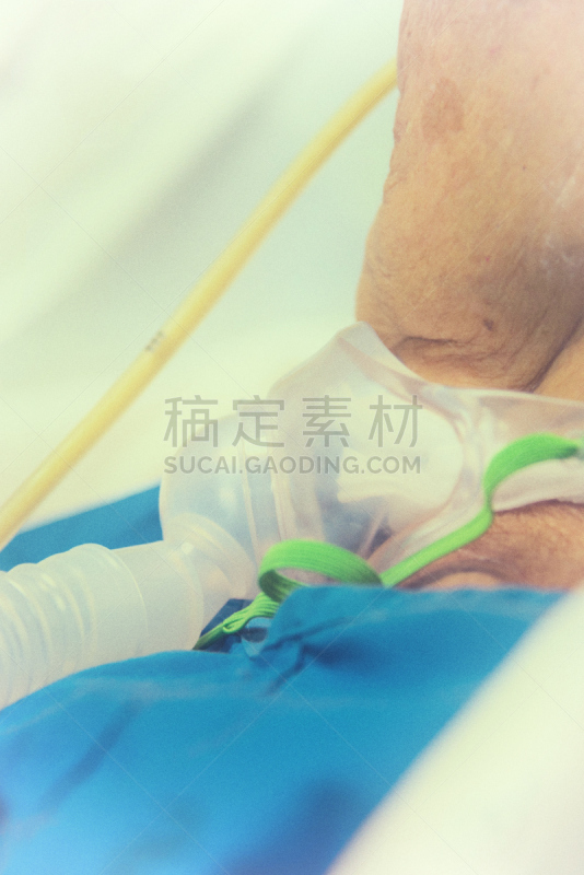 气管切开术,通风设备,医院,老年人,病人,女人,1980-1989年图片,吸气,协助