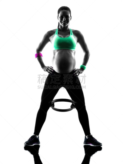 运动,女人,垂直画幅,阴影,仅成年人,成年的,运动服,健身房,仅一个女人,健身圈