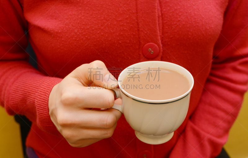 女人,茶杯,手,羊毛帽,餐具,水平画幅,饮料,特写,仅成年人,瓷器