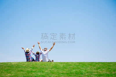 草地,父亲,进行中,母女,家庭,草,儿童,童年,日本人,欢乐