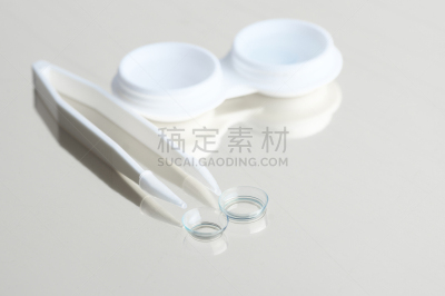 隐形眼镜,个人随身用品,留白,水平画幅,无人,干净,特写,两个物体,视力,俄罗斯