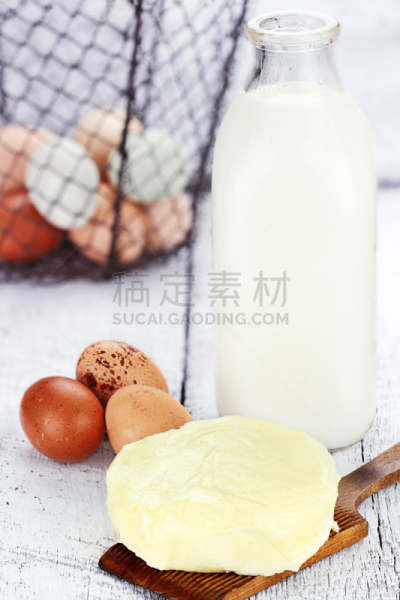 奶制品,清新,金属线网篮,垂直画幅,选择对焦,无人,玻璃,生食,组物体,篮子