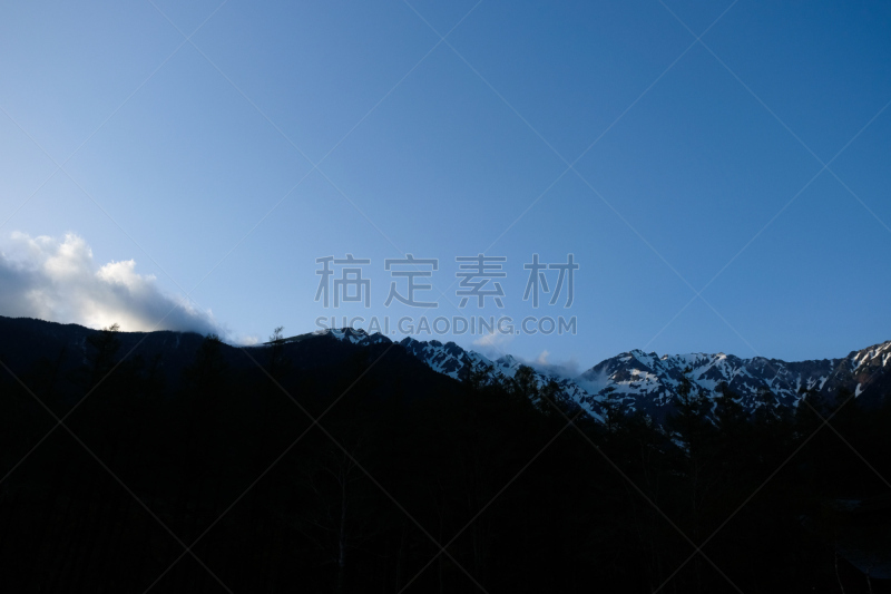 雪,日本,山,公车站,看风景,光,国内著名景点,著名景点,春天,植物