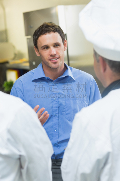 经理,青年人,职业,垂直画幅,30到39岁,衬衫,制服,30岁到34岁,白人,男性
