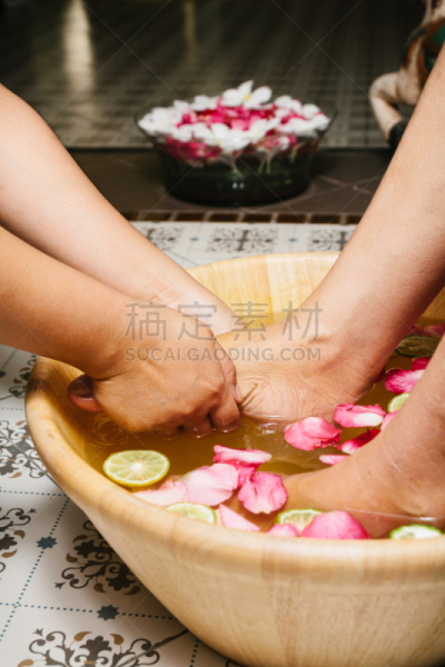 特写,女人,足,巧克力涂层,足浴,垂直画幅,水,美,spa美容,湿