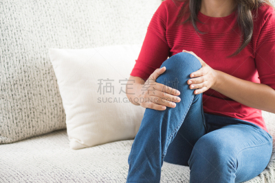 膝,特写,痛苦,女人,健康保健,沙发,家庭生活,概念,按摩,坐