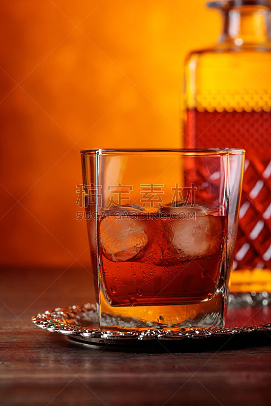 玻璃杯,冰,苏格兰威士忌,自然,饮料,寒冷,含酒精饮料,暗色,自然界的状态,华贵