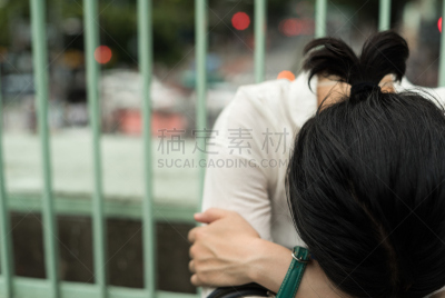 女商人,沮丧,眩晕的,立交桥,行人,头痛,30到39岁,水平画幅,墙,情绪压力